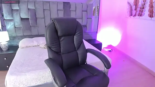 Chloe evans   online show from February 2025 07:10:02 PM