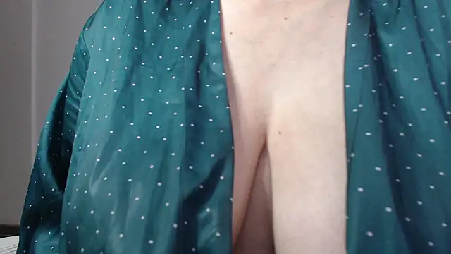 missdaniels online show from September 2025 05:57:02 PM