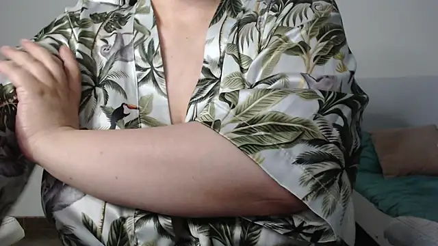 missdaniels online show from October 2025 12:22:01 AM