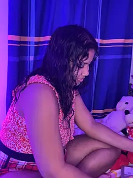 Snapshot of Loaysi chatting on December 2024 06:17:01 PM Loaysi online show from December 2024 06:17:01 PM