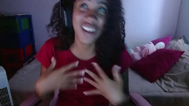 TiffanyRoouse online show from February 2025 11:09:01 PM