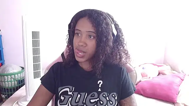 TiffanyRoouse online show from March 2025 07:31:02 PM