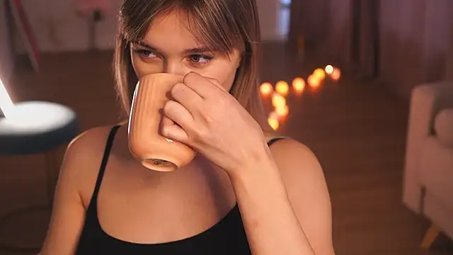 hereandnows  online show from December 2024 04:01:02 AM