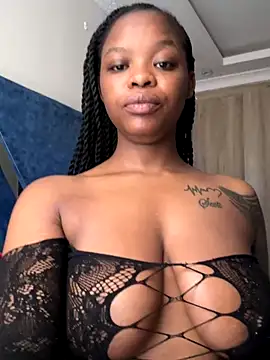 SexxyLunar online show from December 2025 04:18:02 AM