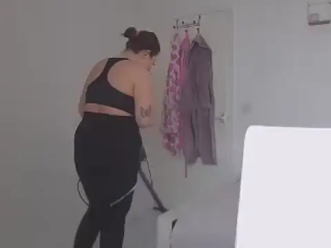 magical mia online show from February 2025 01:07:01 PM