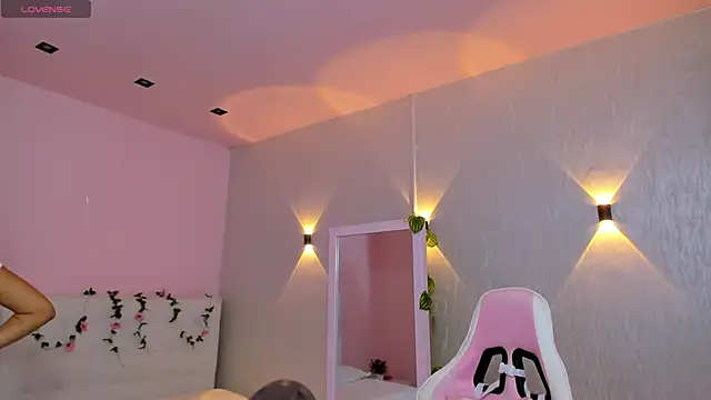 miagomezweb1 online show from January 2025 01:18:02 PM