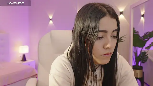 miagomezweb1 online show from October 2025 01:23:01 PM