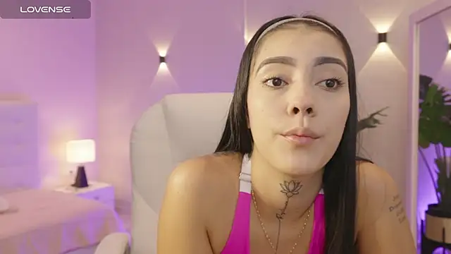 miagomezweb1 online show from October 2025 01:33:02 PM