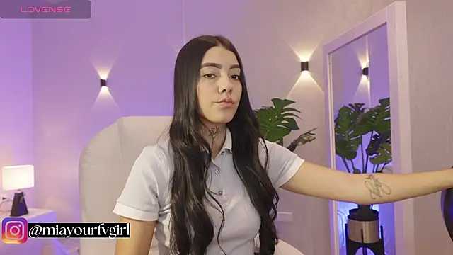 miagomezweb1 online show from October 2025 12:39:02 PM