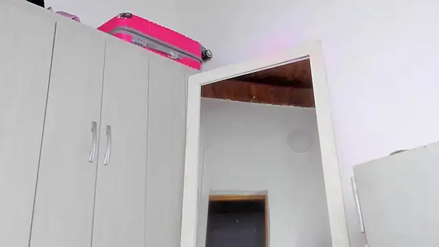 Kendall Hotsexy x online show from April 2026 07:58:02 AM