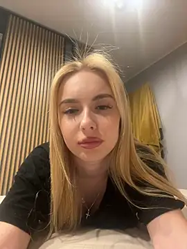 Nicole blonde0 online show from February 2025 09:06:02 PM