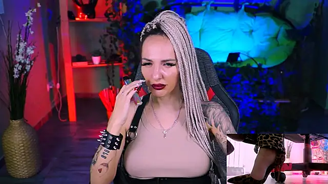 MonicaMaxwel online show from February 2025 05:23:02 PM