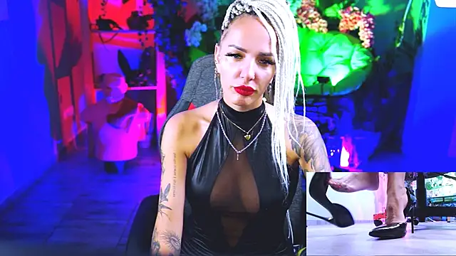 MonicaMaxwel online show from September 2025 11:32:01 AM