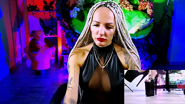 MonicaMaxwel online show from October 2025 11:08:02 AM