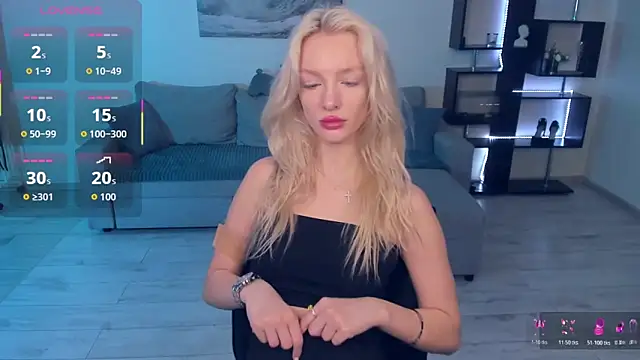 Snapshot of AleksaBlonde chatting on March 2026 11:06:01 AM AleksaBlonde online show from March 2026 11:06:01 AM