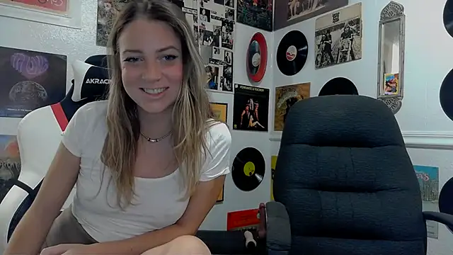 molly witha chance online show from January 2025 09:51:01 PM