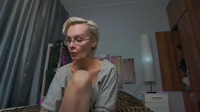 HelgaHimmell online show from February 2025 02:21:01 AM