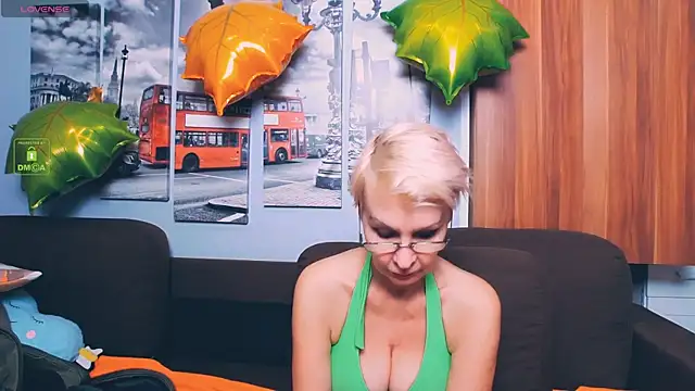 HelgaHimmell online show from November 2025 10:30:02 PM