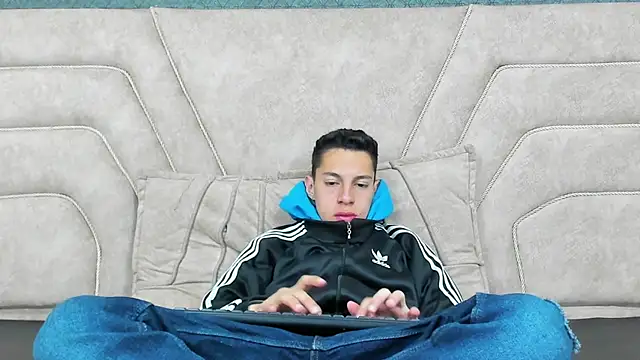 thiago19s online show from December 2024 07:16:02 PM