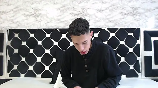 thiago19s online show from March 2025 07:23:02 PM