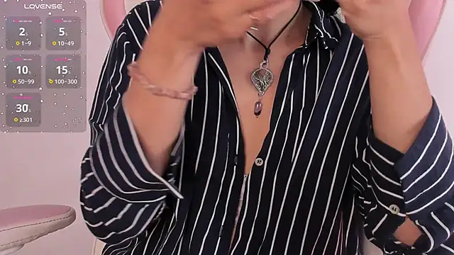 YenniferCurly online show from January 2025 12:42:02 PM