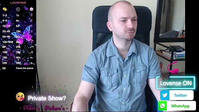 Snapshot of RealManHaveHairy chatting on May 2026 05:23:02 AM RealManHaveHairy online show from May 2026 05:23:02 AM
