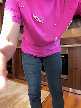 Hotmomcheckk  online show from February 2025 11:09:02 AM