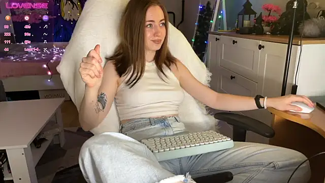 LinaWitch online show from December 2024 02:02:01 PM