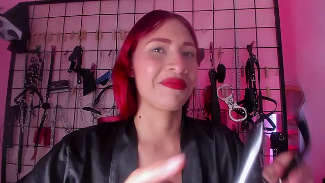 Snapshot of charrlotte_quinn chatting on January 2026 03:38:02 PM charrlotte quinn online show from January 2026 03:38:02 PM