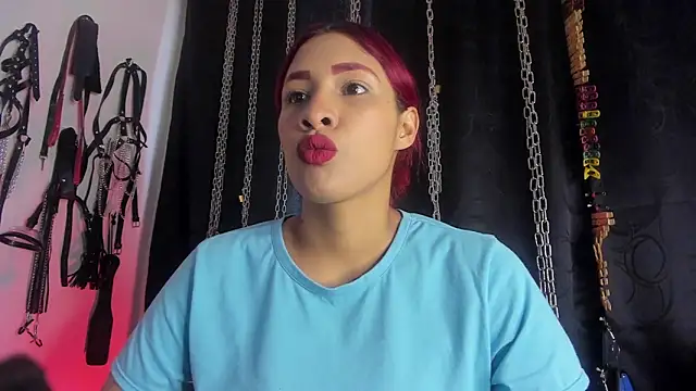 Snapshot of charrlotte_quinn chatting on February 2026 04:38:02 PM charrlotte quinn online show from February 2026 04:38:02 PM