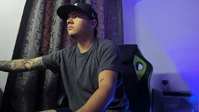 Snapshot of male_pussy chatting on September 2025 11:44:02 AM male pussy online show from September 2025 11:44:02 AM