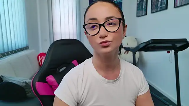 Snapshot of KatherineRyder chatting on April 2026 10:25:01 AM KatherineRyder online show from April 2026 10:25:01 AM