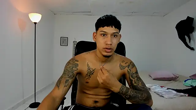 Snapshot of slim_master12 chatting on February 2026 09:27:01 PM slim master12 online show from February 2026 09:27:01 PM