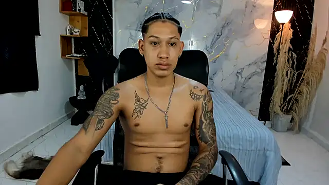 Snapshot of slim_master12 chatting on August 2026 05:27:02 PM slim master12 online show from August 2026 05:27:02 PM