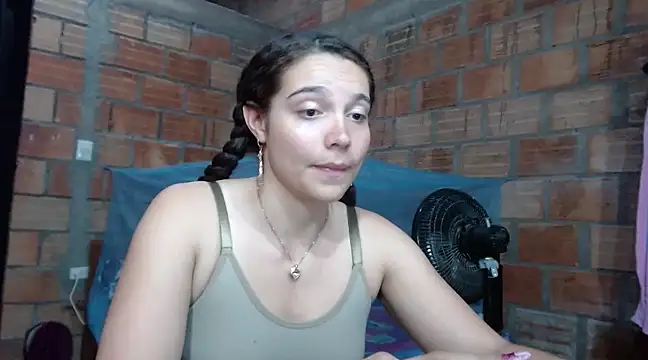 Jeessxxx01 online show from January 2025 04:21:01 AM