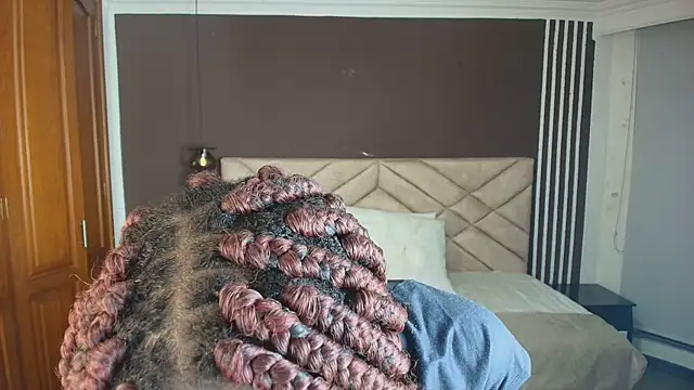 Raquel jones online show from February 2025 11:25:02 AM