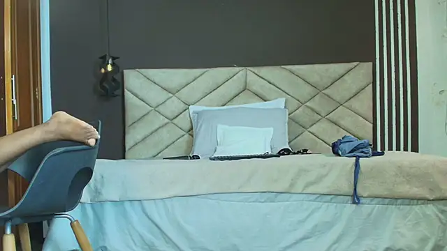 Raquel jones online show from February 2025 05:53:01 PM