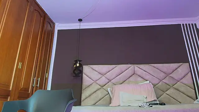 Raquel jones online show from March 2025 05:48:02 PM