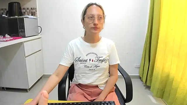 Adele johnsonn1 online show from February 2025 04:26:01 PM