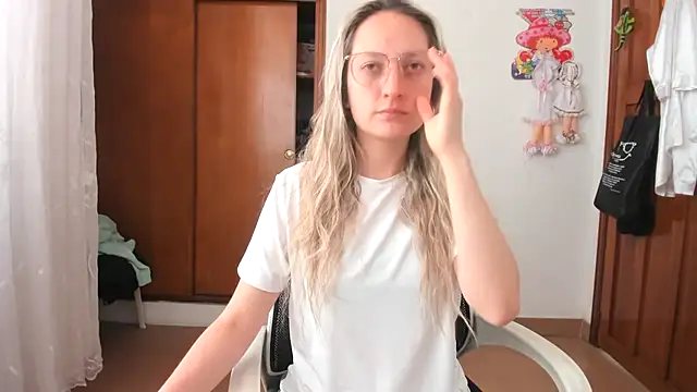 Adele johnsonn1 online show from October 2025 03:52:01 PM