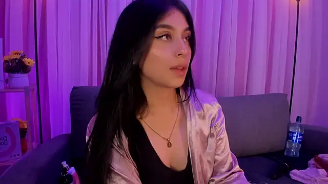 Snapshot of MelodySweett chatting on September 2025 02:37:01 AM MelodySweett online show from September 2025 02:37:01 AM