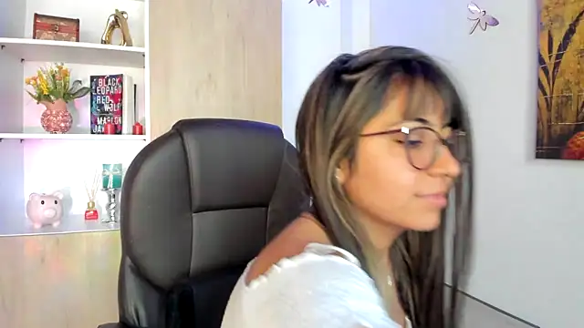 Snapshot of Isabellaa22_1 chatting on February 2025 03:21:01 PM Isabellaa22 1 online show from February 2025 03:21:01 PM