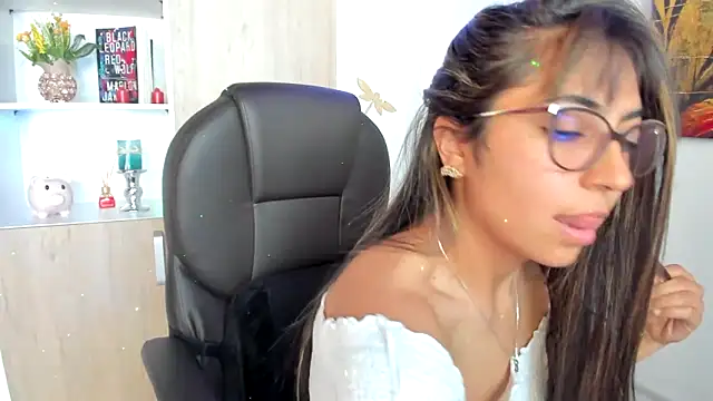 Snapshot of Isabellaa22_1 chatting on February 2025 06:58:01 PM Isabellaa22 1 online show from February 2025 06:58:01 PM