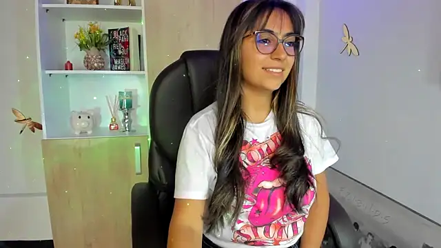 Snapshot of Isabellaa22_1 chatting on February 2025 01:53:02 PM Isabellaa22 1 online show from February 2025 01:53:02 PM