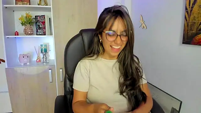 Snapshot of Isabellaa22_1 chatting on February 2025 03:08:02 PM Isabellaa22 1 online show from February 2025 03:08:02 PM