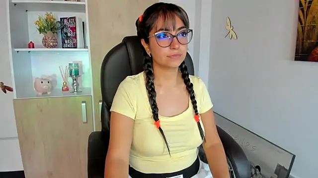 Snapshot of Isabellaa22_1 chatting on February 2025 03:04:02 PM Isabellaa22 1 online show from February 2025 03:04:02 PM