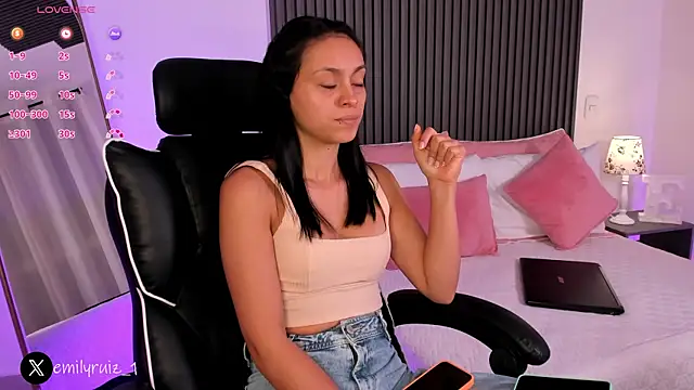 emilyruiz1 online show from March 2025 09:23:01 PM