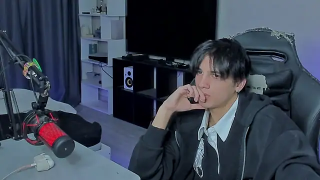 MarkBrowniii online show from October 2025 12:41:01 AM