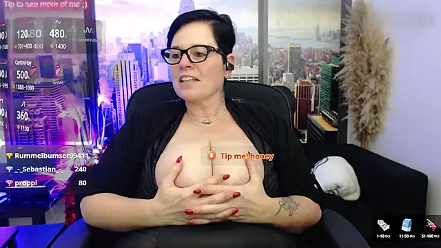 ninarandmann online show from December 2024 07:54:02 PM