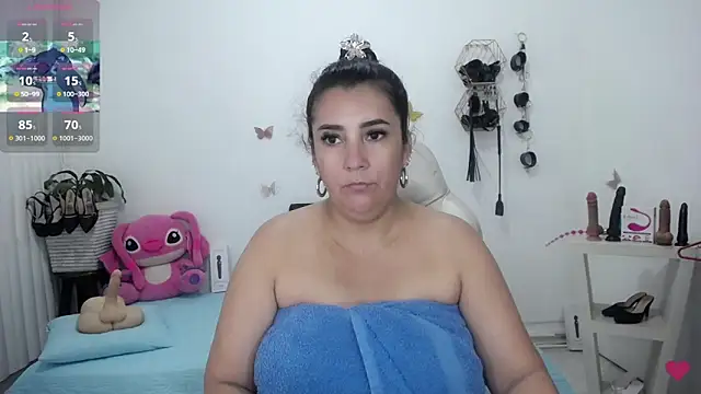 Snapshot of mom_hot__ chatting on May 2026 04:48:02 PM mom hot online show from May 2026 04:48:02 PM